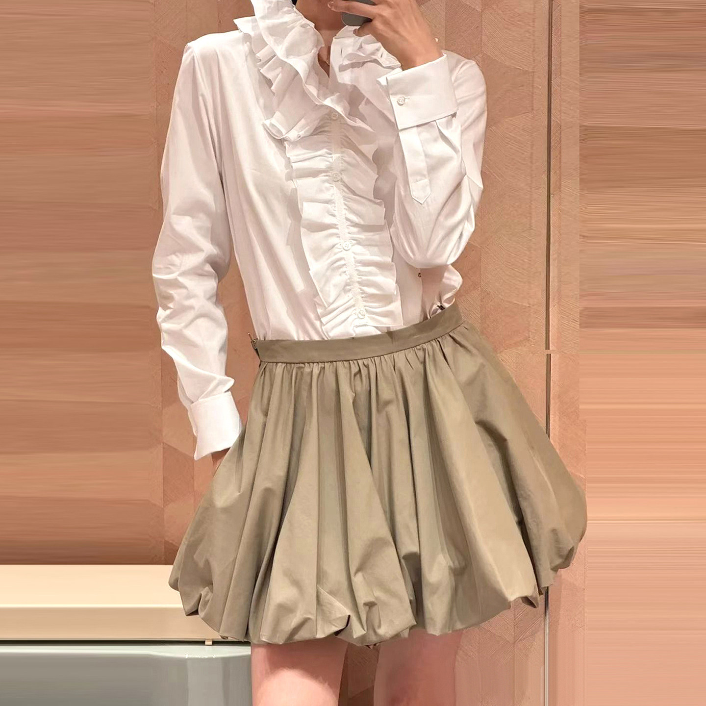 白色衬衫2026早春新款法式单排扣长袖女衬衣可拆卸木耳边领子上衣