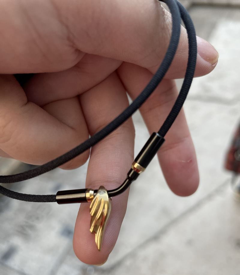 Phiten法藤羽生结弦联名天使羽翼羽毛翅膀吊坠项链颈环 现货