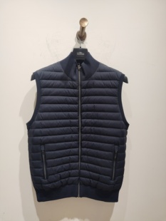 TRANDS羽绒马甲.功能性梭织面料.超细纤维纺织.防水防油防污功能