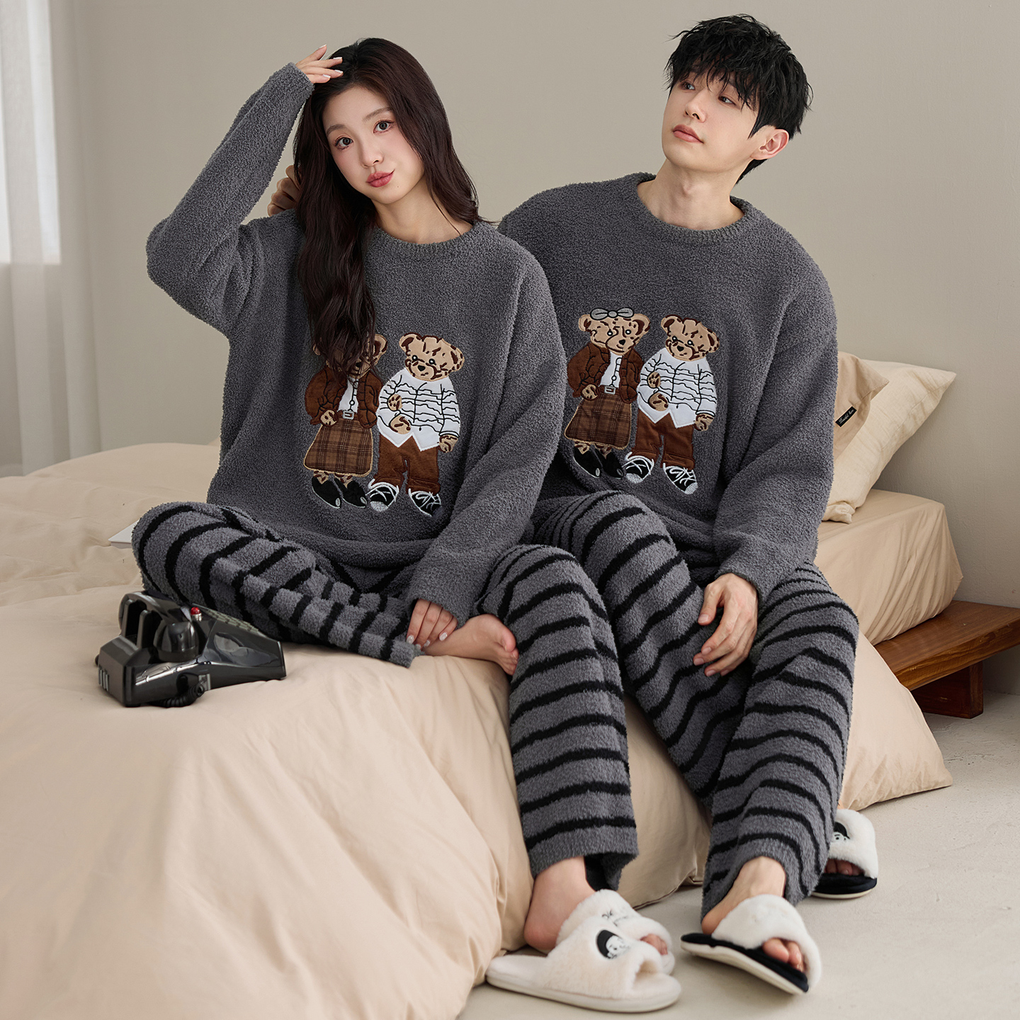 简约条纹情侣睡衣冬季新款半边绒保暖加厚长袖卡通可爱家居服套装