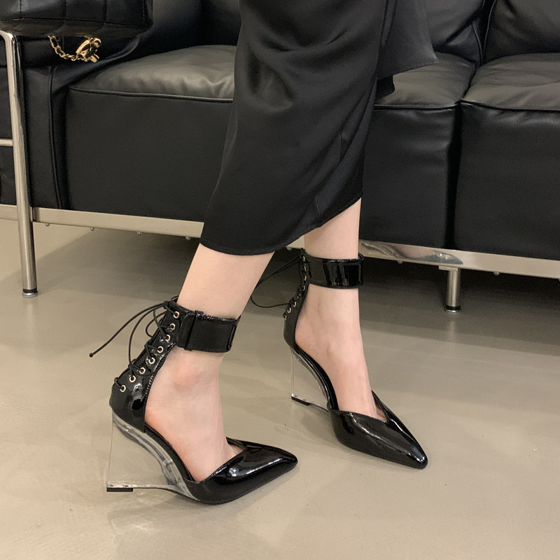 2026年春夏季新款尖头后绑带透明坡跟凉鞋外穿性感包头高跟鞋女鞋