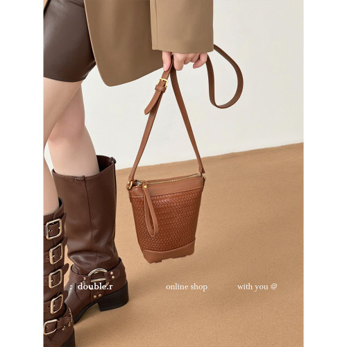 DOUBLE.R小瑞靓编织水桶包手机包