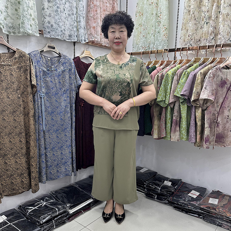中老年妈妈夏装T恤短袖两件套女圆领拼色真丝休闲50岁60奶奶套装