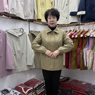 中老年春装新品翻领拉链风衣外套小个子2026时尚气质妈妈中长夹克