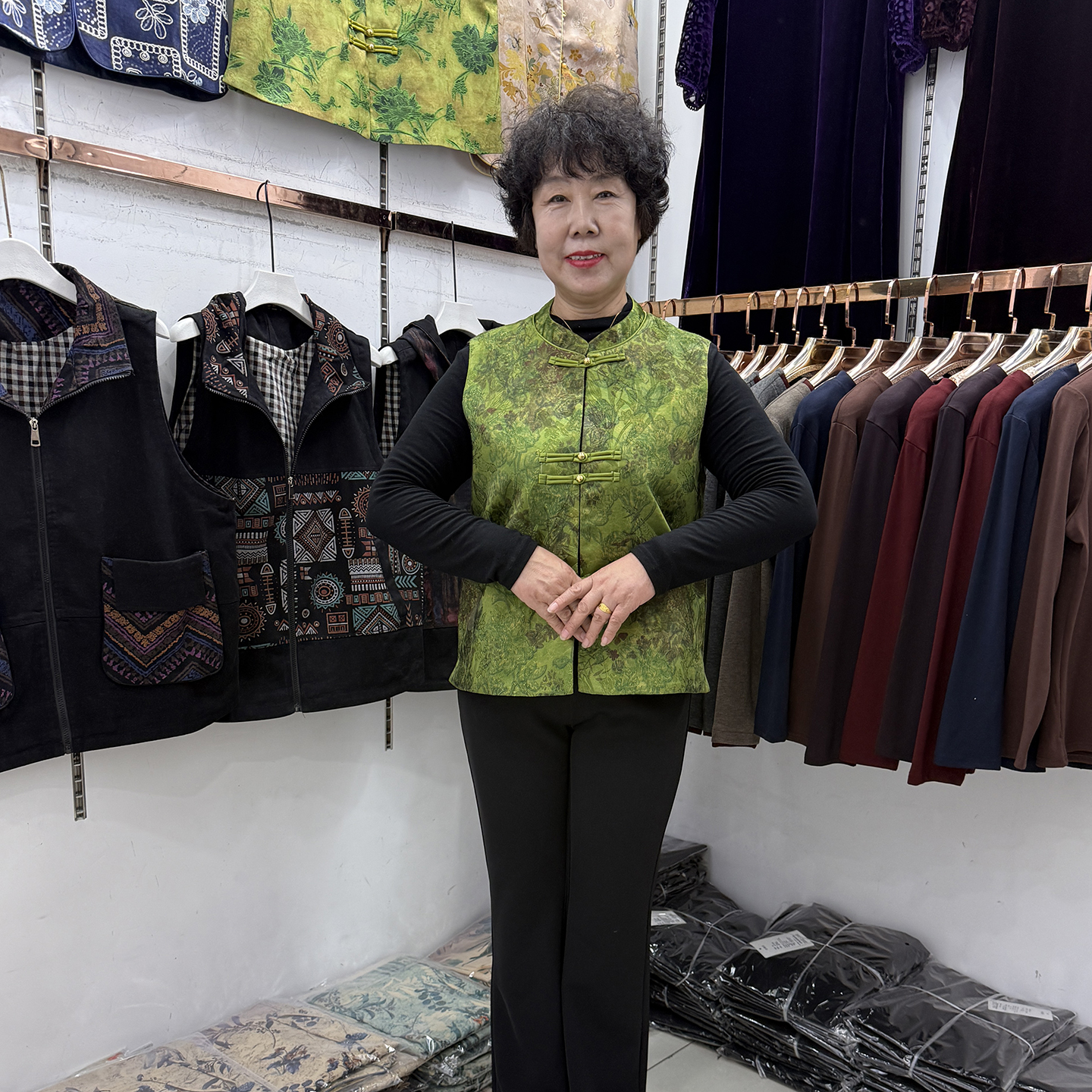 高端妈妈新中式国风绿色马夹外套女2025坎肩桑蚕丝唐装背心马甲