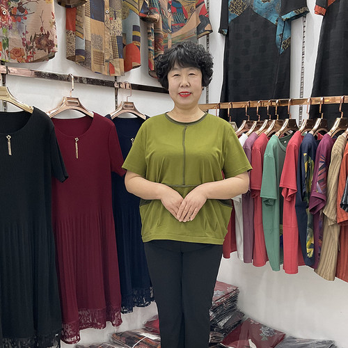中老年加肥夏装纯棉t恤短袖女胖