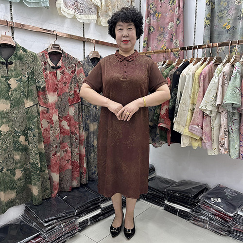 妈妈夏款真丝缎镂空翻领连衣裙