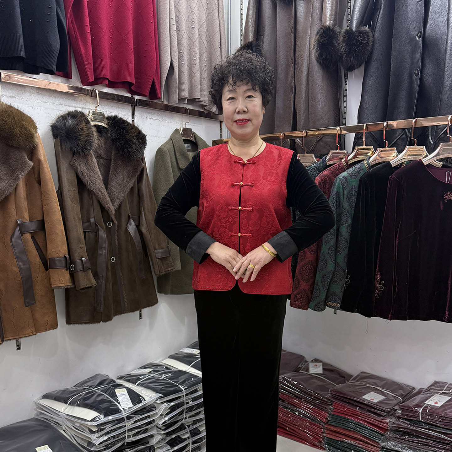 【过年款】妈妈早春圆领真丝马甲外套女40岁50提花喜庆红色坎肩,女装/女士精品,中老年女装,淘宝优惠券,粉丝福利购,淘宝优惠卷