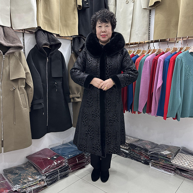 妈妈装水貂绒冬装双面穿外套女中长豹纹时尚阔太太皮毛一体大衣