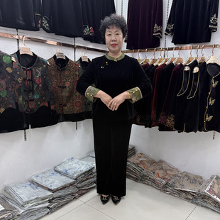 妈妈新中式立领盘扣丝绒拼接长袖小衫2026改良旗袍领休闲时尚套装