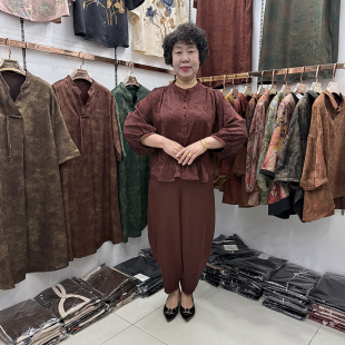 妈妈夏款新中式V领真丝时尚套装女优雅气质提花50-60岁洋气小脚裤