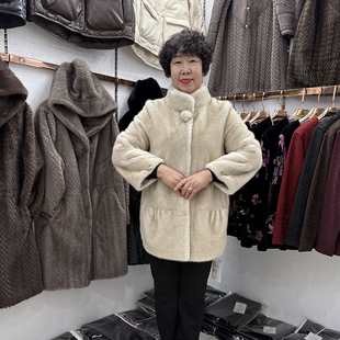 年轻妈妈冬季新款立领皮毛一体外套女中长洋气厚实皮草貂绒小个子