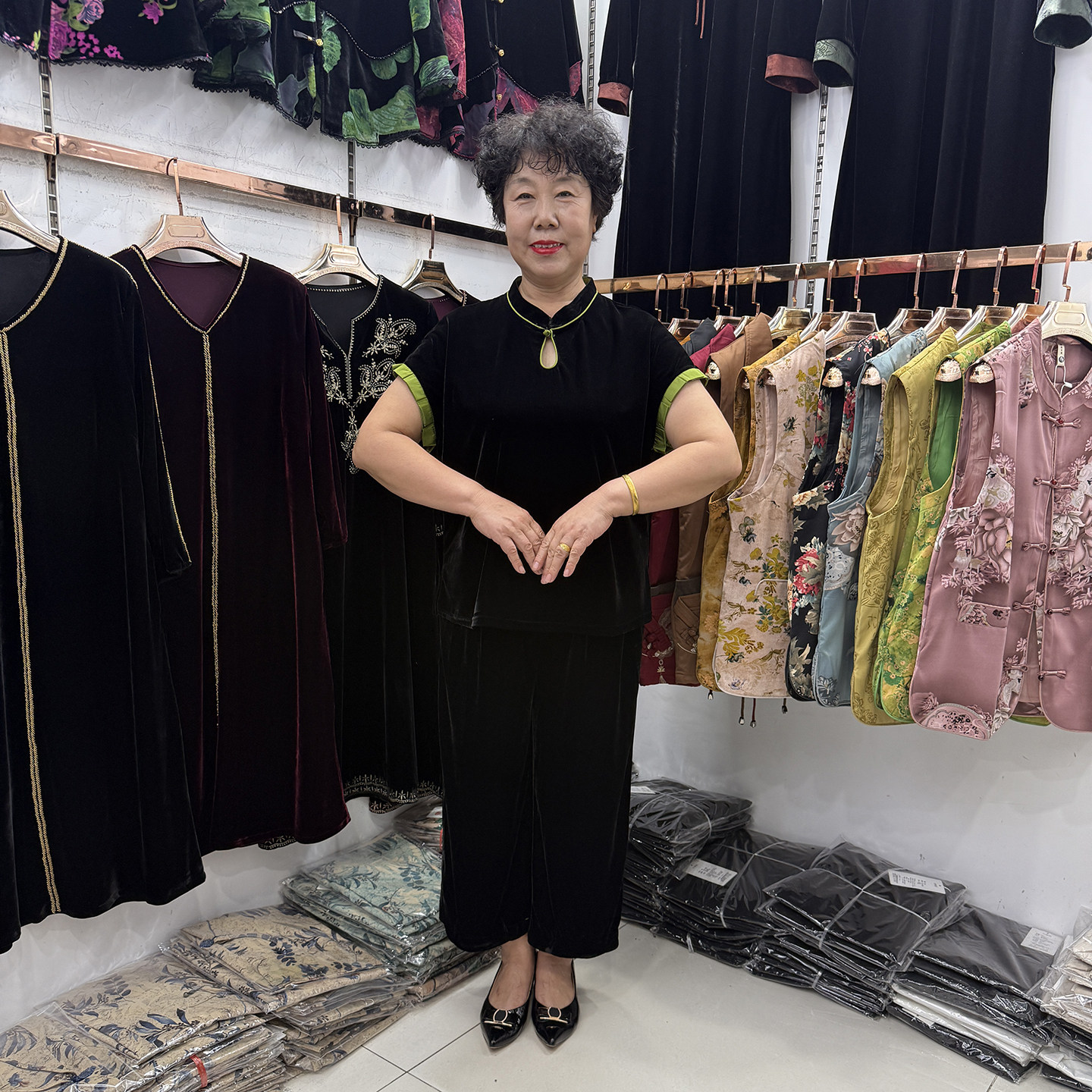 高端年轻妈妈秋季新款丝绒拼色时尚套装女短袖国风旗袍式减龄打底