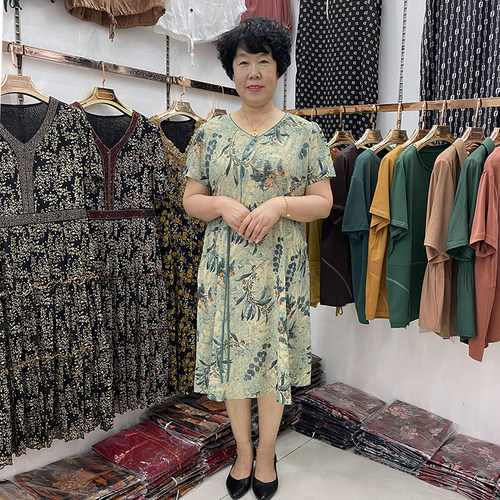 2022年轻妈妈夏装短袖洋气连衣裙