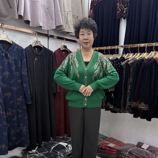 年轻妈妈秋冬新款时尚毛衣针织衫开衫外套2025洋气短款V领打底衫