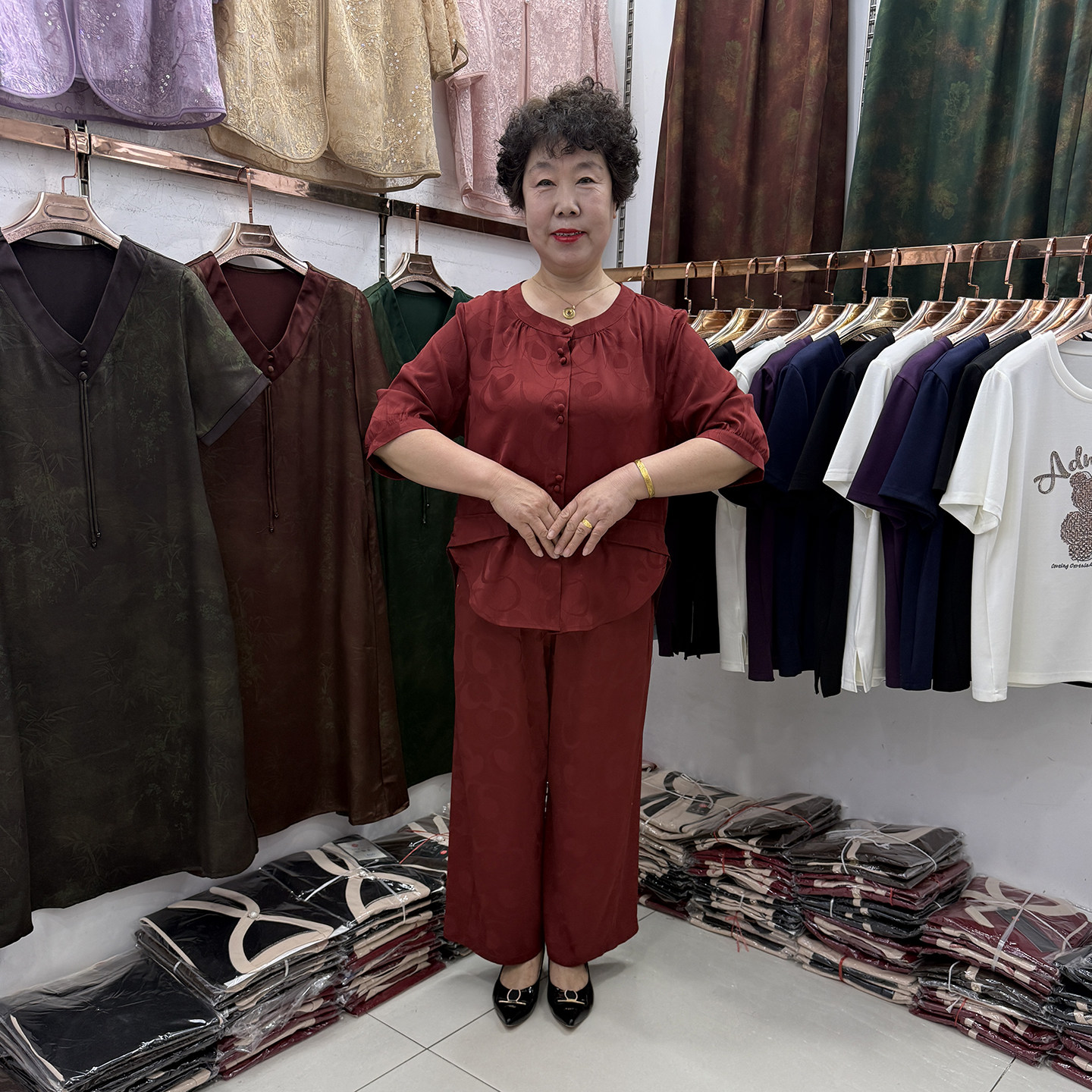 妈妈夏季真丝套装短袖酒红色提花宽松七分袖上衣奶奶阔腿裤两件套
