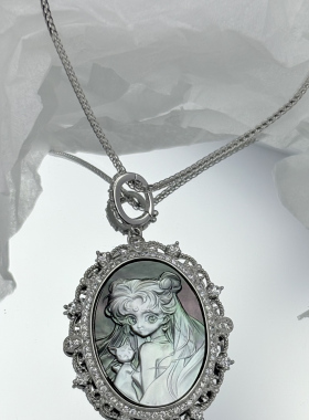 S925纯银天然贝雕极光黑蝶贝吊坠