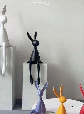 轻奢高档通红坐姿长耳兔子摆件客厅电视柜酒店前台桌面玄关装饰品