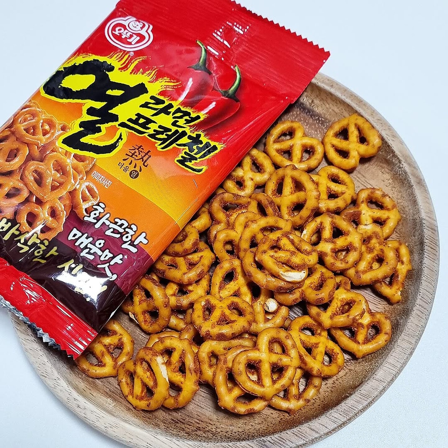 韩国不倒翁热拉面椒盐蝴蝶饼干图片