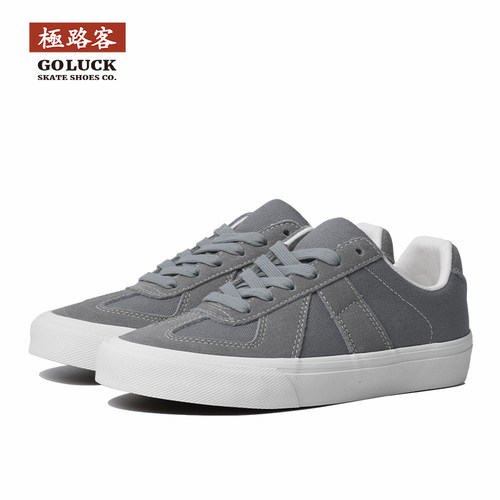 极路客原野灰德训款舒适滑板鞋
