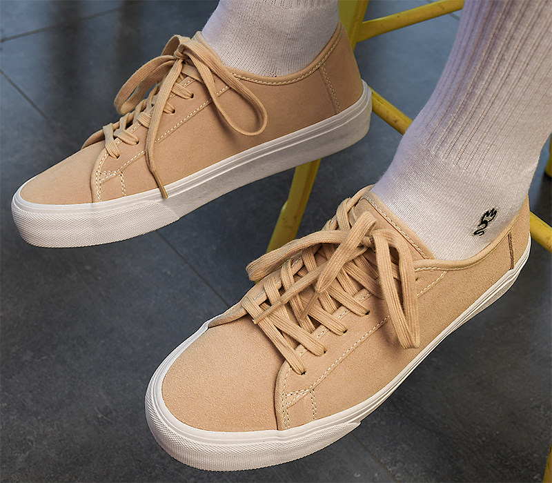 极路客杏色碳灰色全皮款牛翻毛皮国产男女耐磨专业减震低帮滑板鞋