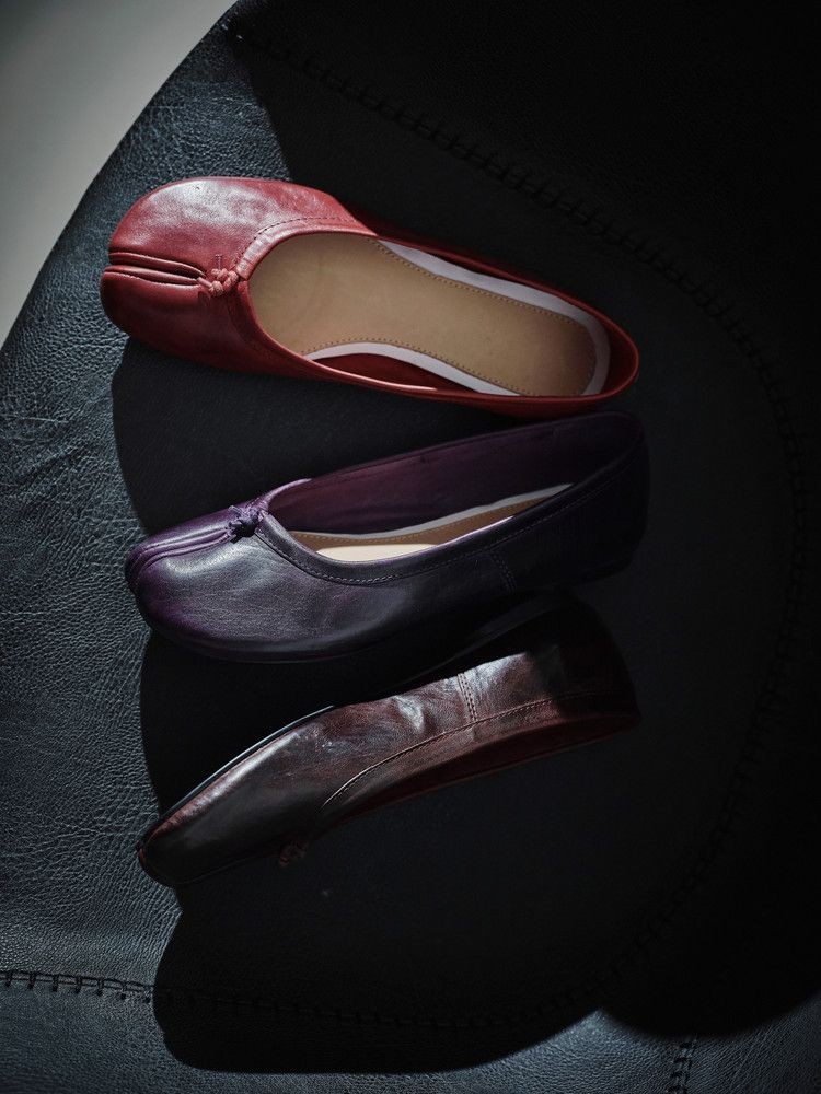 2025春秋季新款圆头平跟分趾单鞋女橡胶头层马皮时尚芭蕾平底鞋