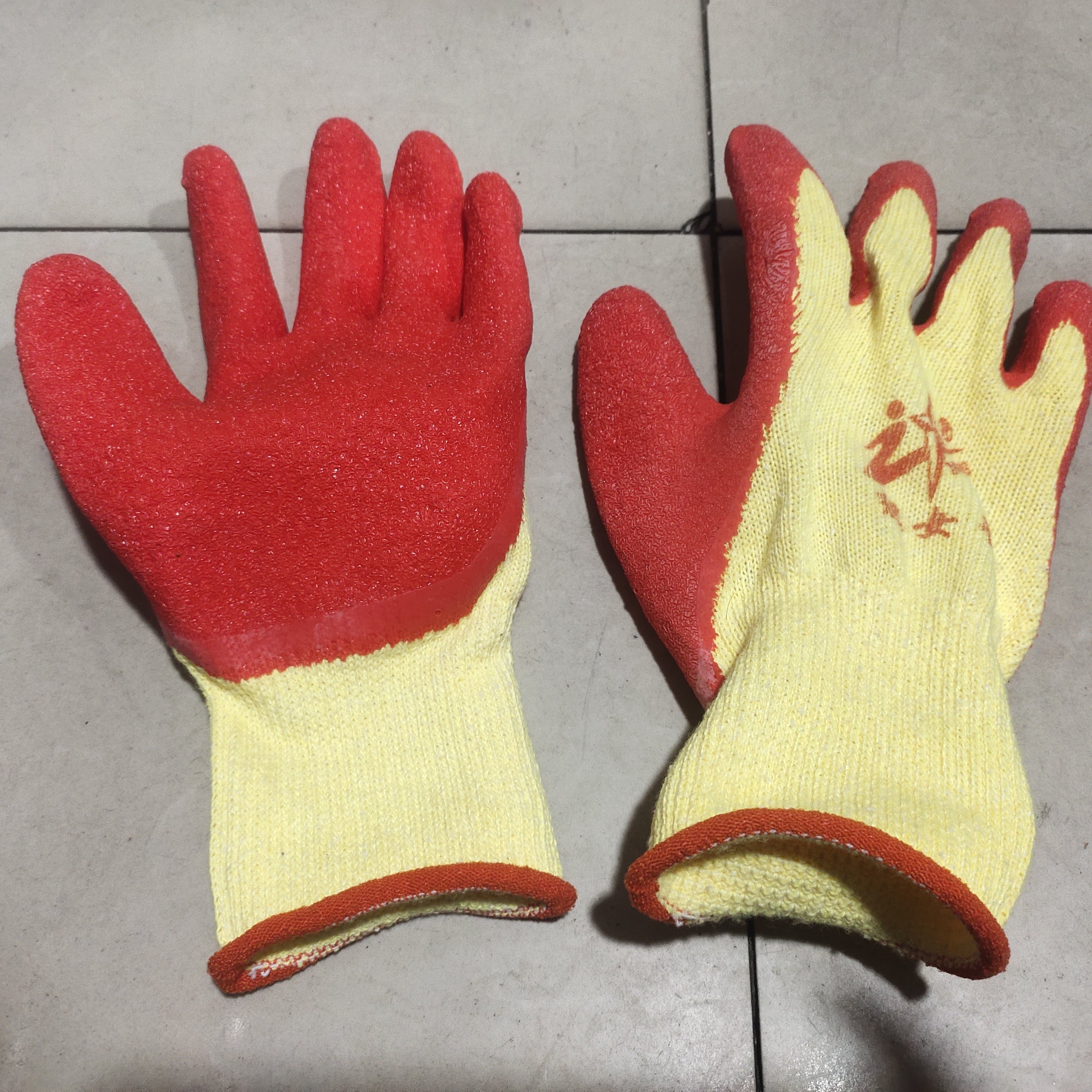 品12双织女星劳保手套棉线皱纹浸胶防滑耐磨玻璃搬运建筑拇指包新