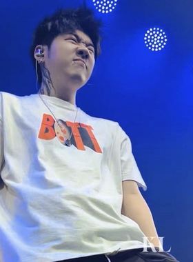 MerryWannaBe MWB capper同款城市客厅巡演BOTT印花美式短袖T恤