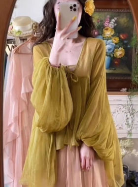 2025春季新款别致很仙设计感小众超好看上衣高级感红色泡泡袖衬衫