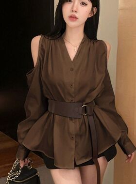 高级感露肩V领正肩衬衫女2026春夏新款大码胖mm复古腰带收腰上衣