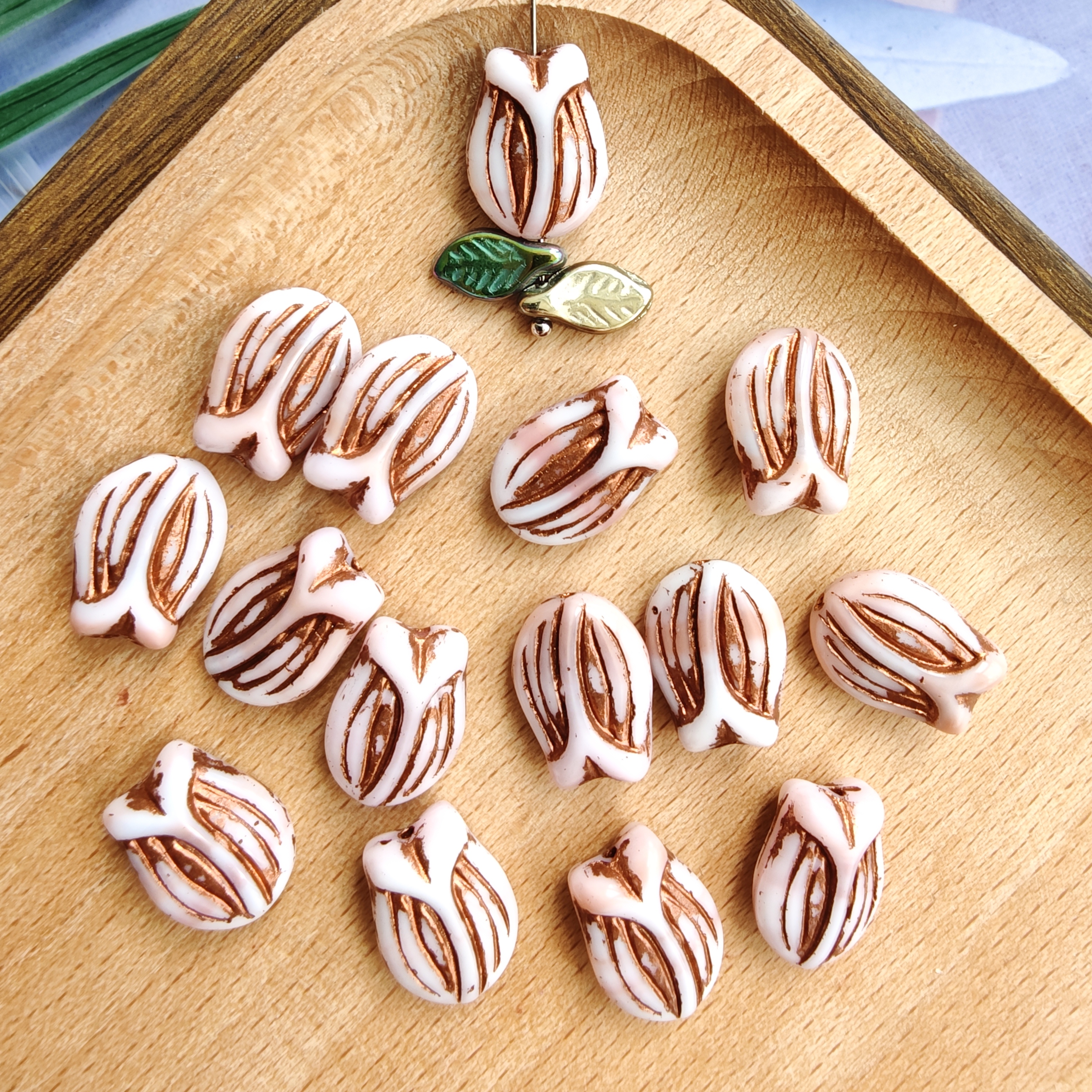 原装进口捷克琉璃郁金香约16*11mm手工手作串珠饰品项链散珠材料