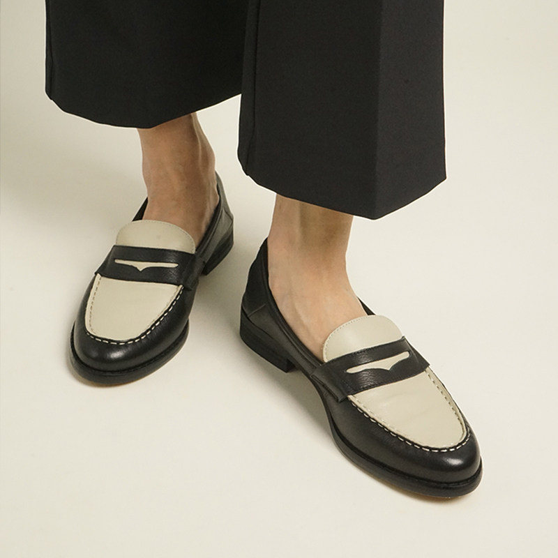 英伦学院风极简黑白熊猫乐福鞋