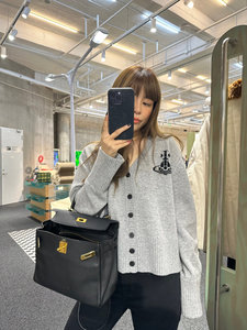 韩系小众别致刺绣星球灰色V领针织开衫女早春季宽松毛衣外套上衣