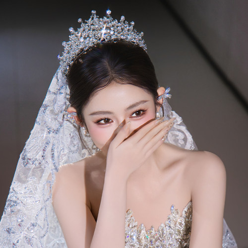 2026韩系新娘发饰精致婚礼皇冠耳饰耳骨夹主纱奢华高级感闪亮配饰