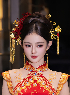 中式新娘金色凤凰流苏步摇复古红色绒花龙凤褂秀禾高级感造型发饰