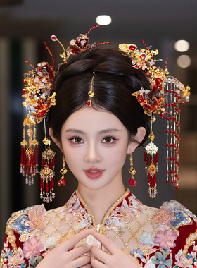 2025中式新娘头饰套装复古红色流苏红色眉心坠花朵秀禾服减龄发饰