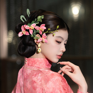 2025新娘发饰马面裙国风仿真花发簪高级感小众气质新中式 头饰套装