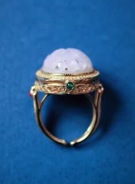 陶乐溪香囊戒指籽料可以打开雕花