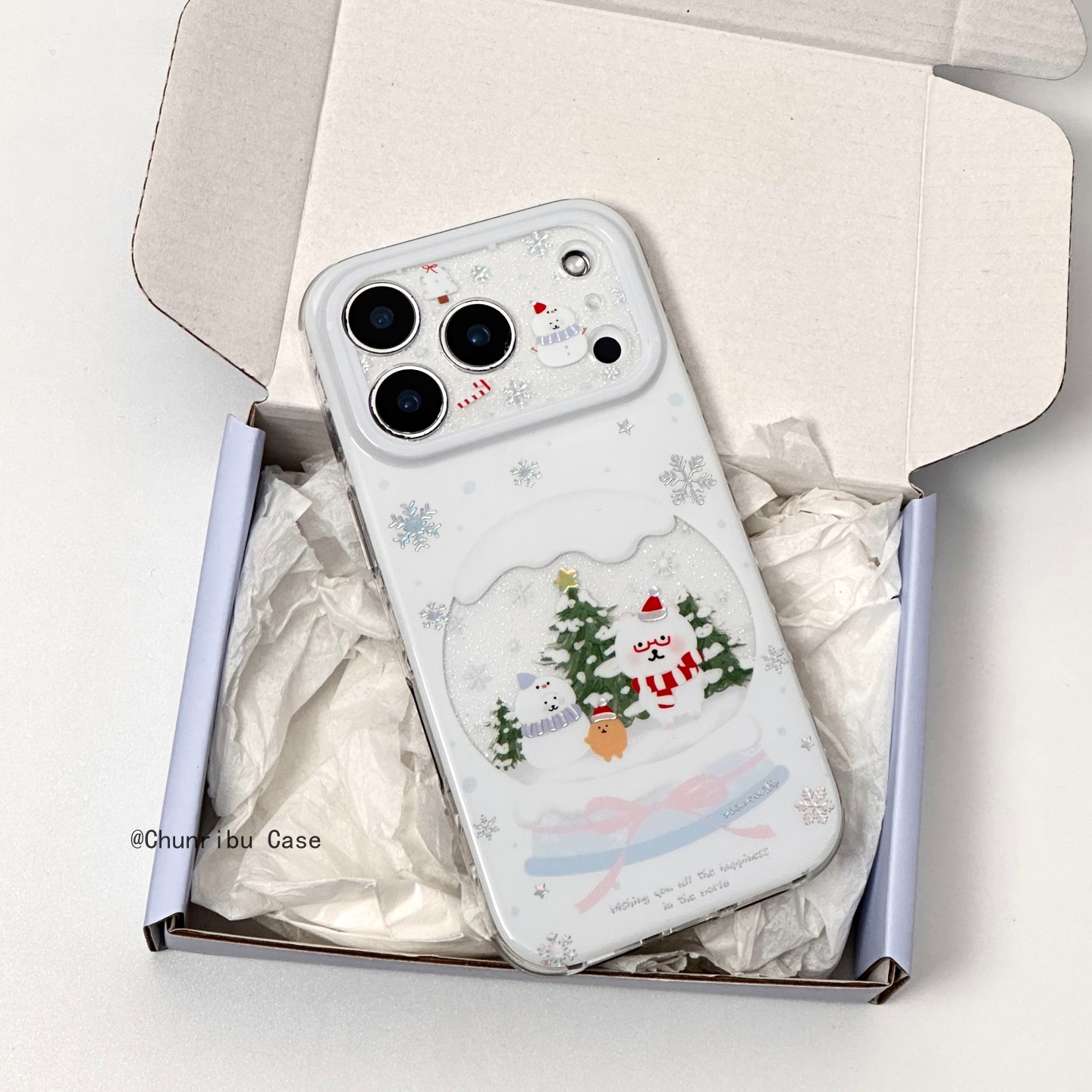 春日部防卫队Fighting｜日韩ins卡通冬季雪天镂空水晶球雪人自嘲熊适用苹果17/16promax手机壳iphone15/14/13