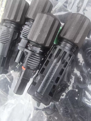 中航光电华为逆变器MC4光伏连接光伏组件华为300K逆变器专用接头