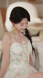 少夫人来自东北2梁雯晶钱小卉同款小个子吊带收腰连衣裙2026夏季