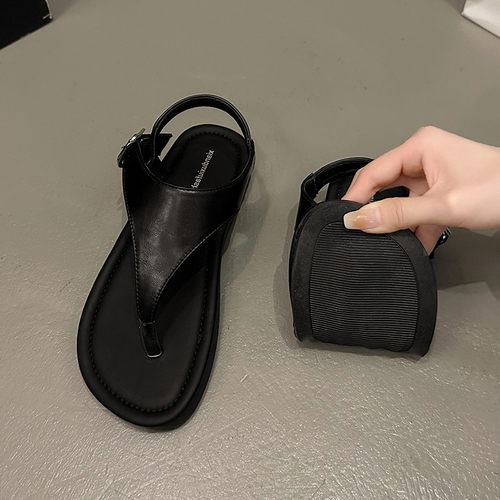 平底夹趾凉鞋女夏外穿2026新款法式海边度假配裙子人字罗马凉拖鞋