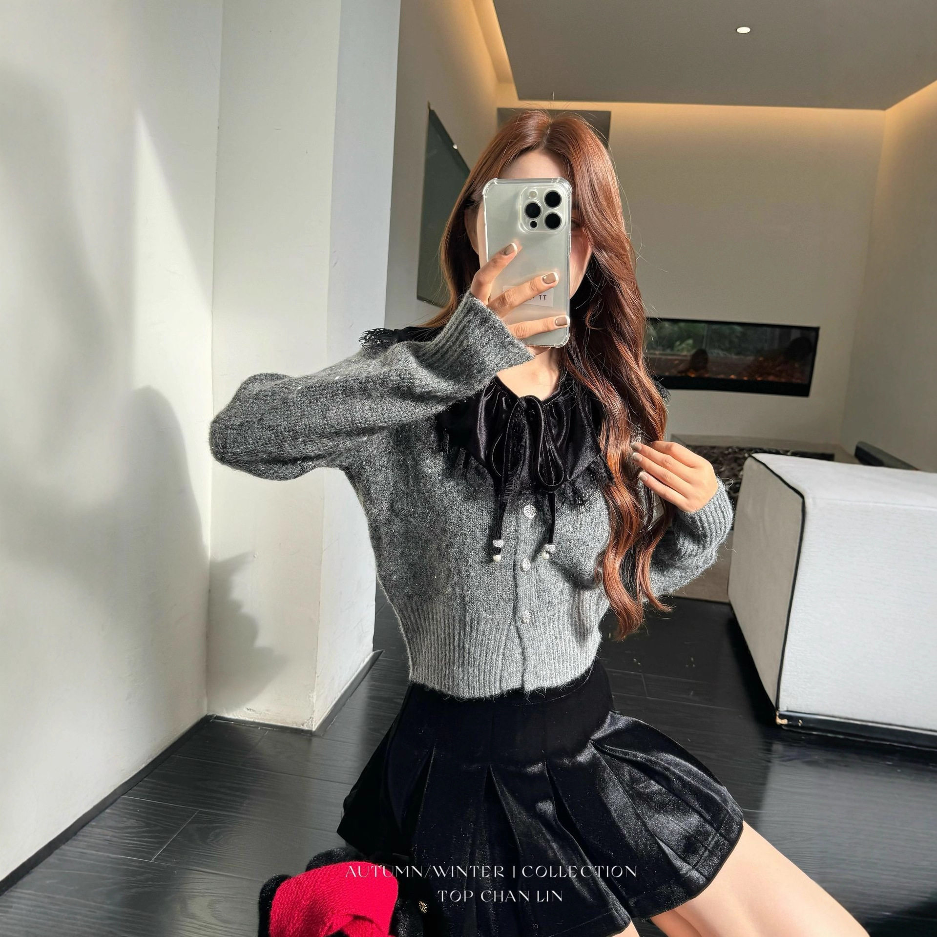 topchanlin2025冬财阀千金风宽松收腰可拆卸丝绒娃娃领细闪毛衣女