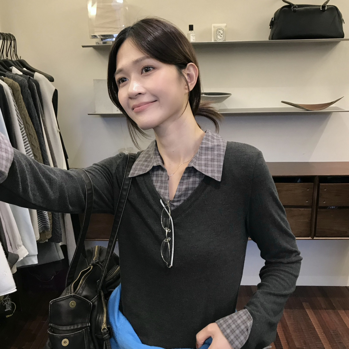 2026新款文艺范Uppp洋气气质小女人拼色格纹假两件套头毛衣小衫女