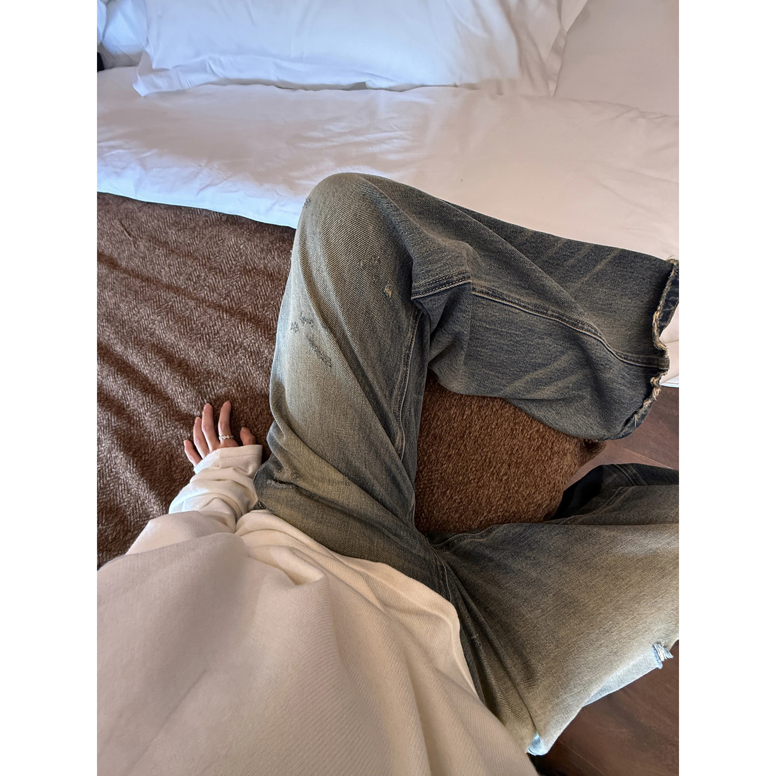 MOMENTHOME敲好看高端复古磨破洗水做旧阔腿牛仔裤长裤女秋图片