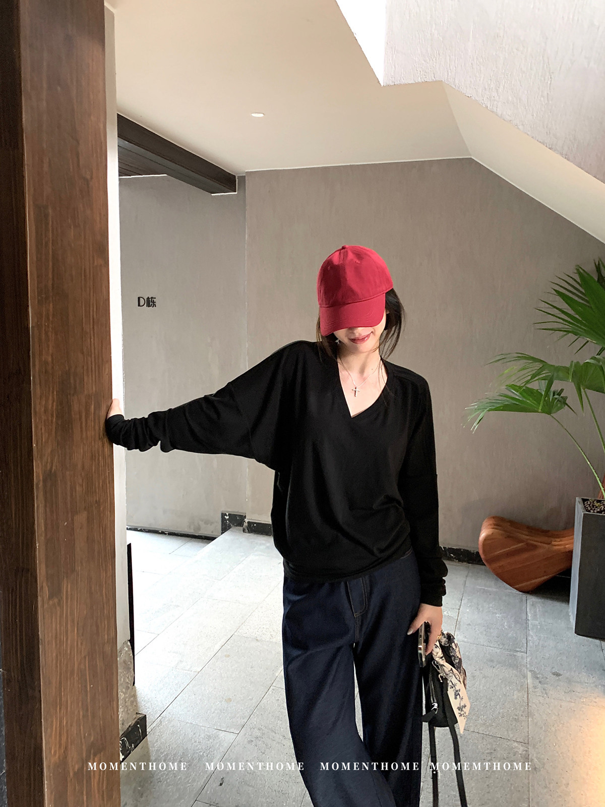 挂V领轮廓堆积松弛感T恤图片
