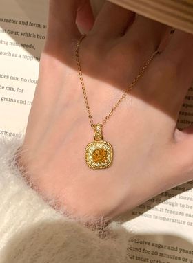 S925纯银爆闪黄钻小方糖项链女款中古风复古轻奢小红书爆款锁骨链