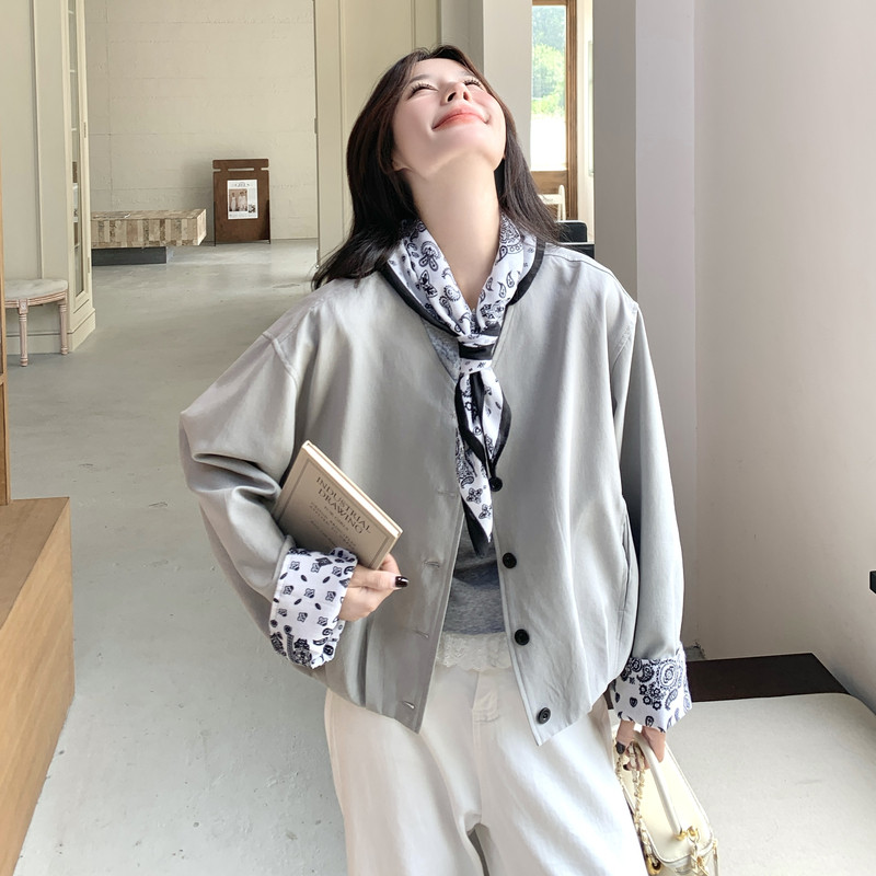 米白色圆领PU皮衣短款休闲外套女2025今年流行小个子时髦夹克上衣,女装短外套,拾菱