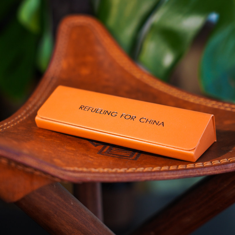 眼镜盒高级感女款防压便携复古字母墨镜合收纳袋近视太阳眼睛壳男