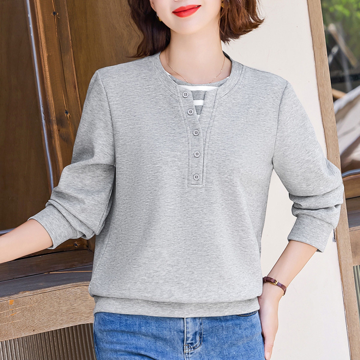 圆领卫衣女长袖2026春装新款时尚洋气爆款女装薄款假两件宽松上衣